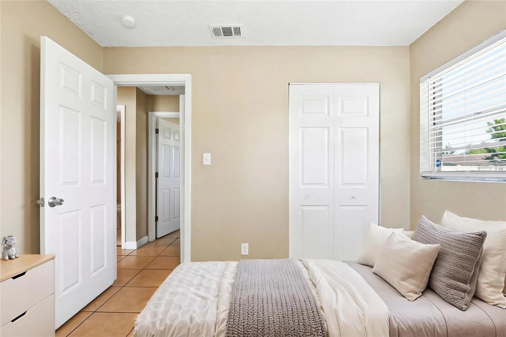 1729 Flores Court Orlando FL 32811