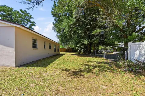 1729 Flores Court Orlando FL 32811