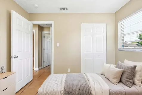 1729 Flores Court Orlando FL 32811