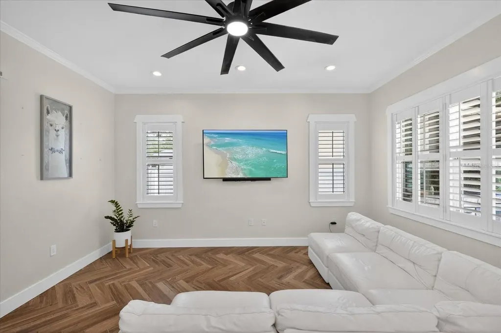 6706 S Sterling Ave S Sterling Avenue Tampa FL 33611