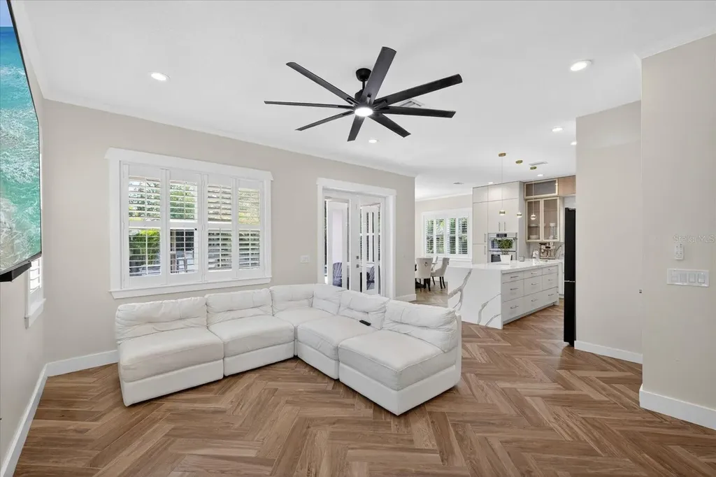 6706 S Sterling Ave S Sterling Avenue Tampa FL 33611