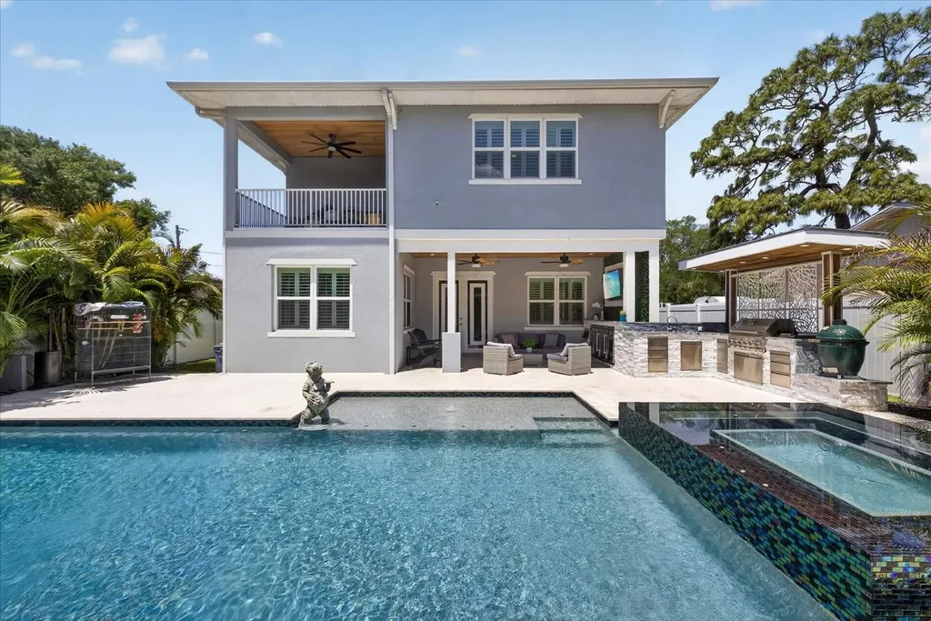 6706 S Sterling Ave S Sterling Avenue Tampa FL 33611