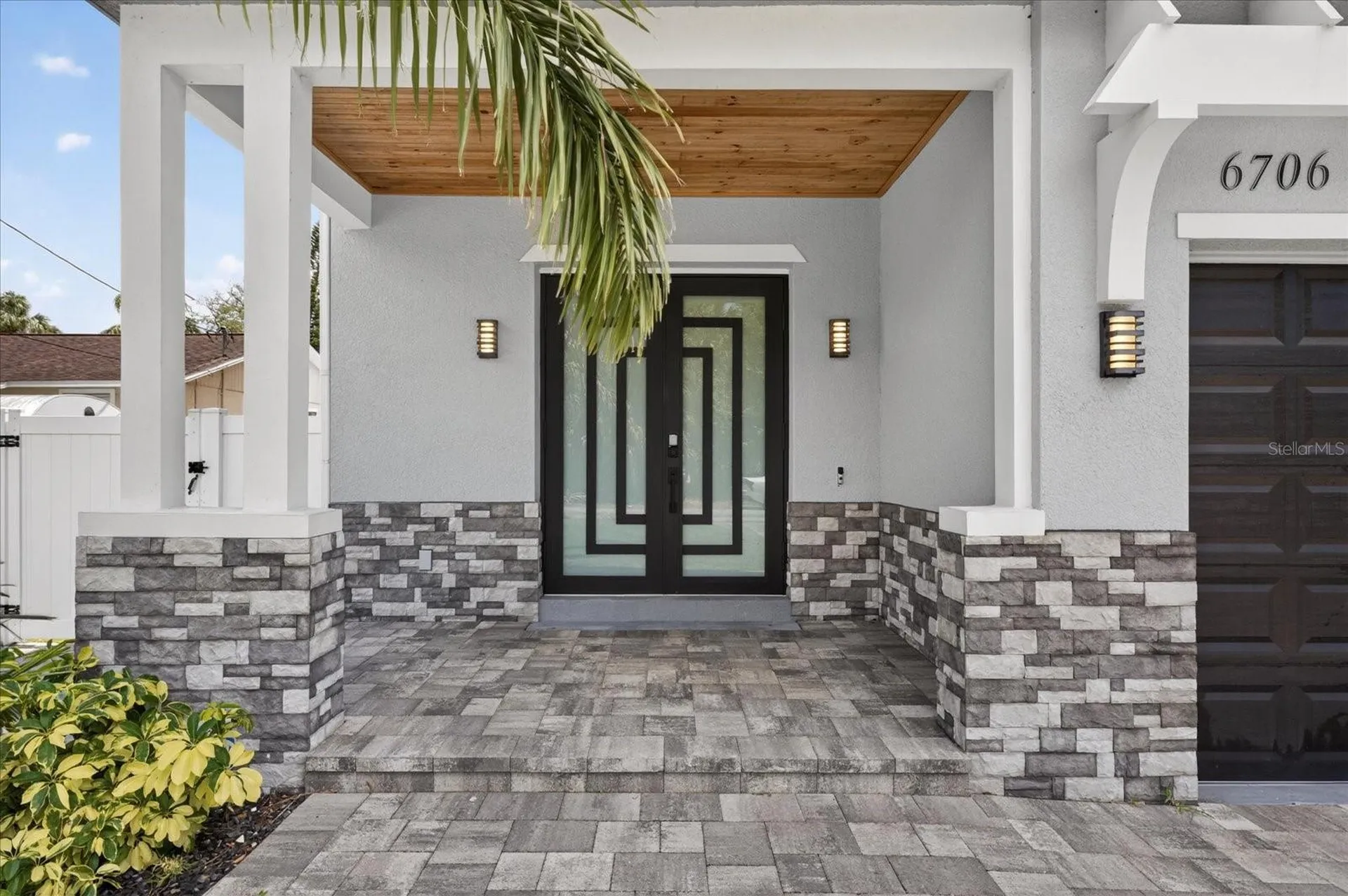 6706 S Sterling Ave S Sterling Avenue Tampa FL 33611