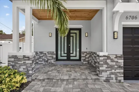6706 S Sterling Ave S Sterling Avenue Tampa FL 33611