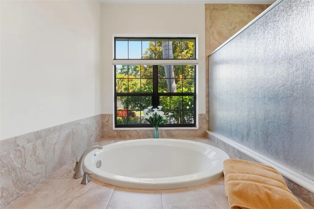 10220 Blossom Trail Seminole FL 33772
