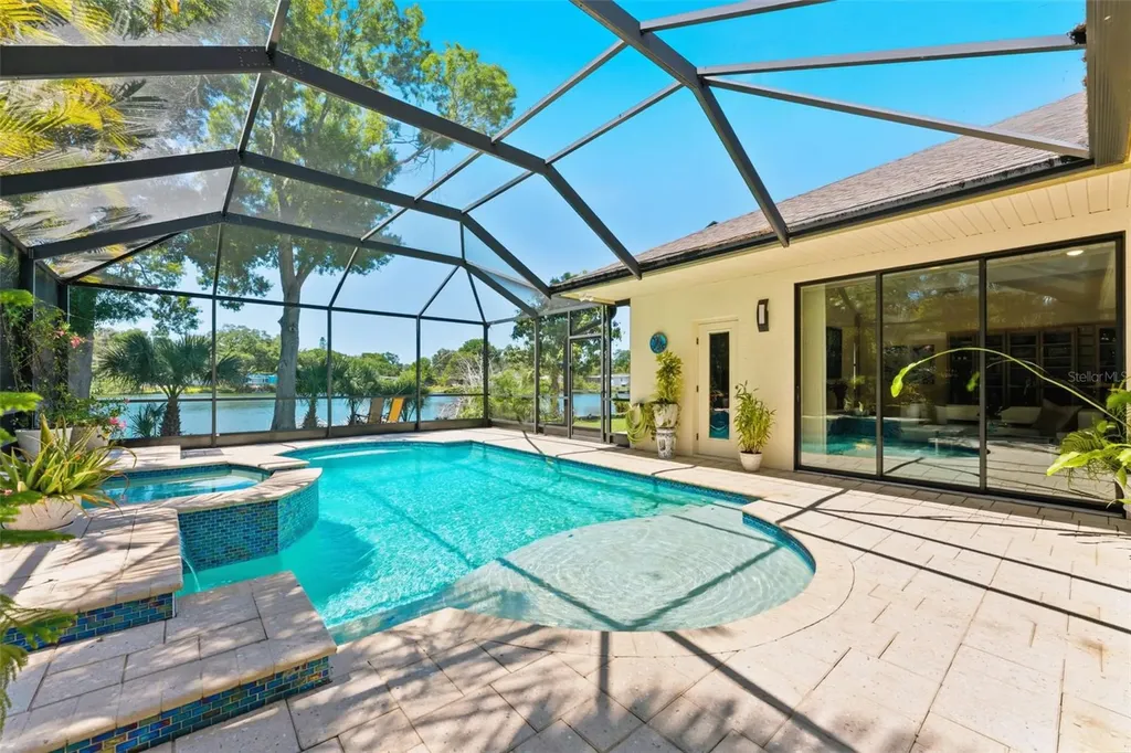 10220 Blossom Trail Seminole FL 33772