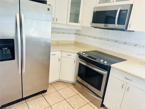 81 Kings Court San Juan PR 00911