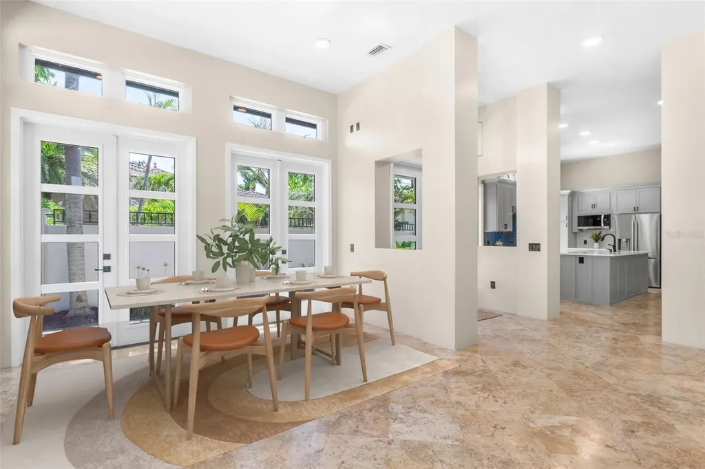 324 Siesta Drive Sarasota FL 34242