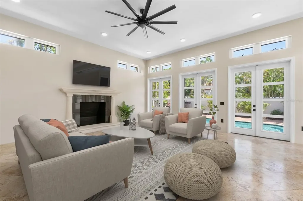 324 Siesta Drive Sarasota FL 34242