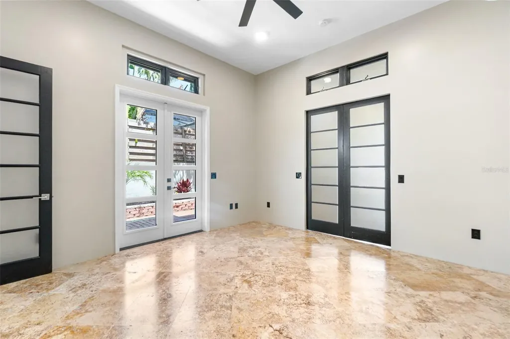 324 Siesta Drive Sarasota FL 34242
