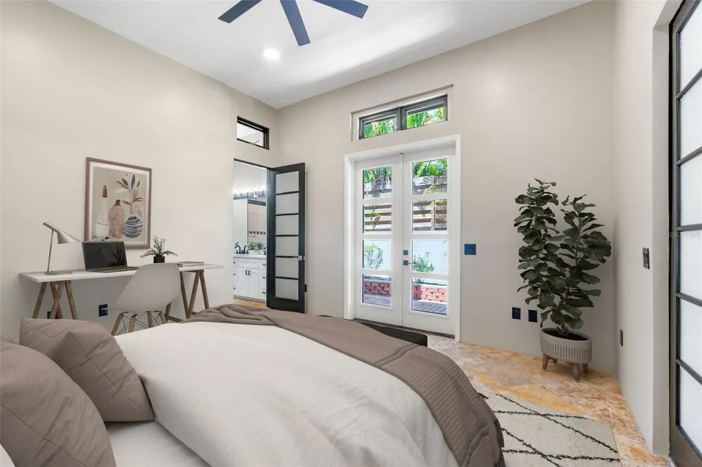 324 Siesta Drive Sarasota FL 34242