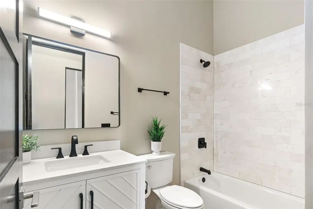 324 Siesta Drive Sarasota FL 34242