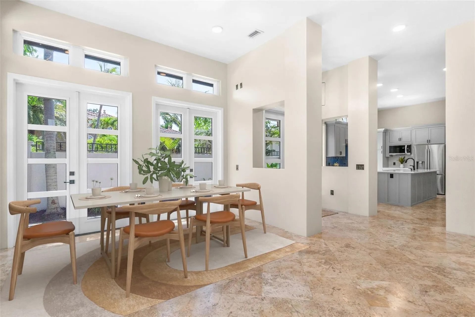 324 Siesta Drive Sarasota FL 34242