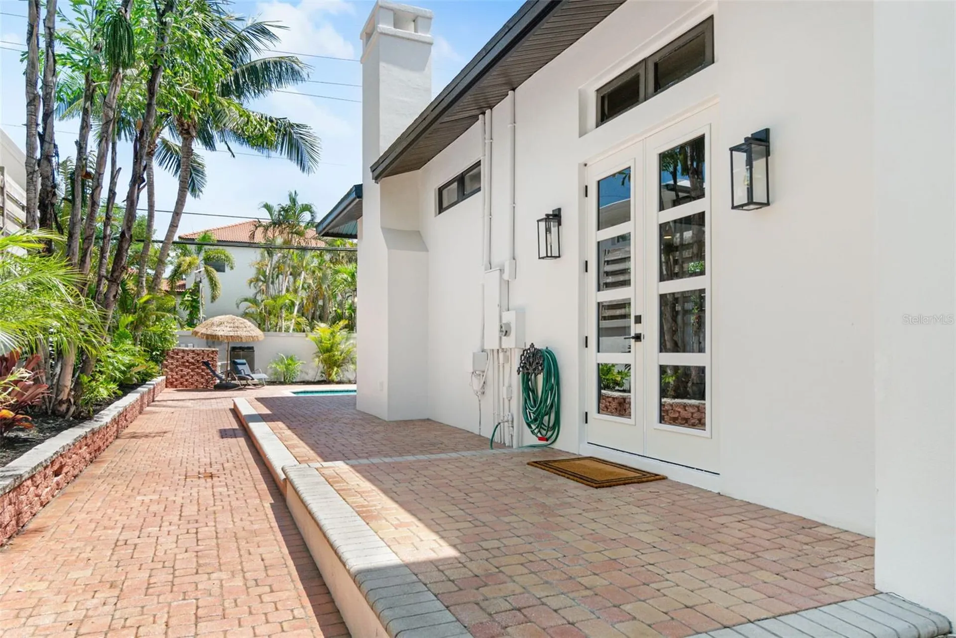 324 Siesta Drive Sarasota FL 34242