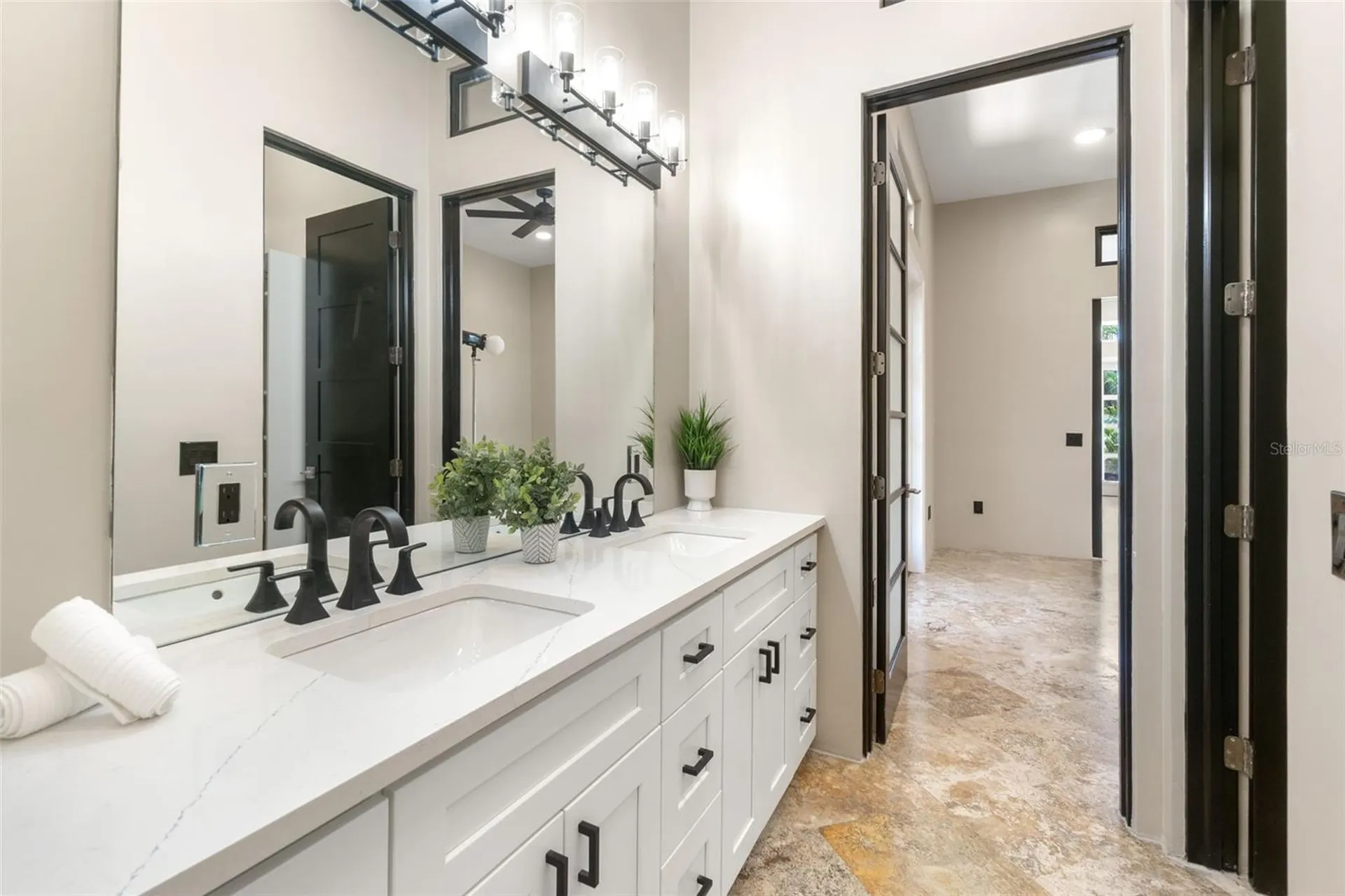 324 Siesta Drive Sarasota FL 34242