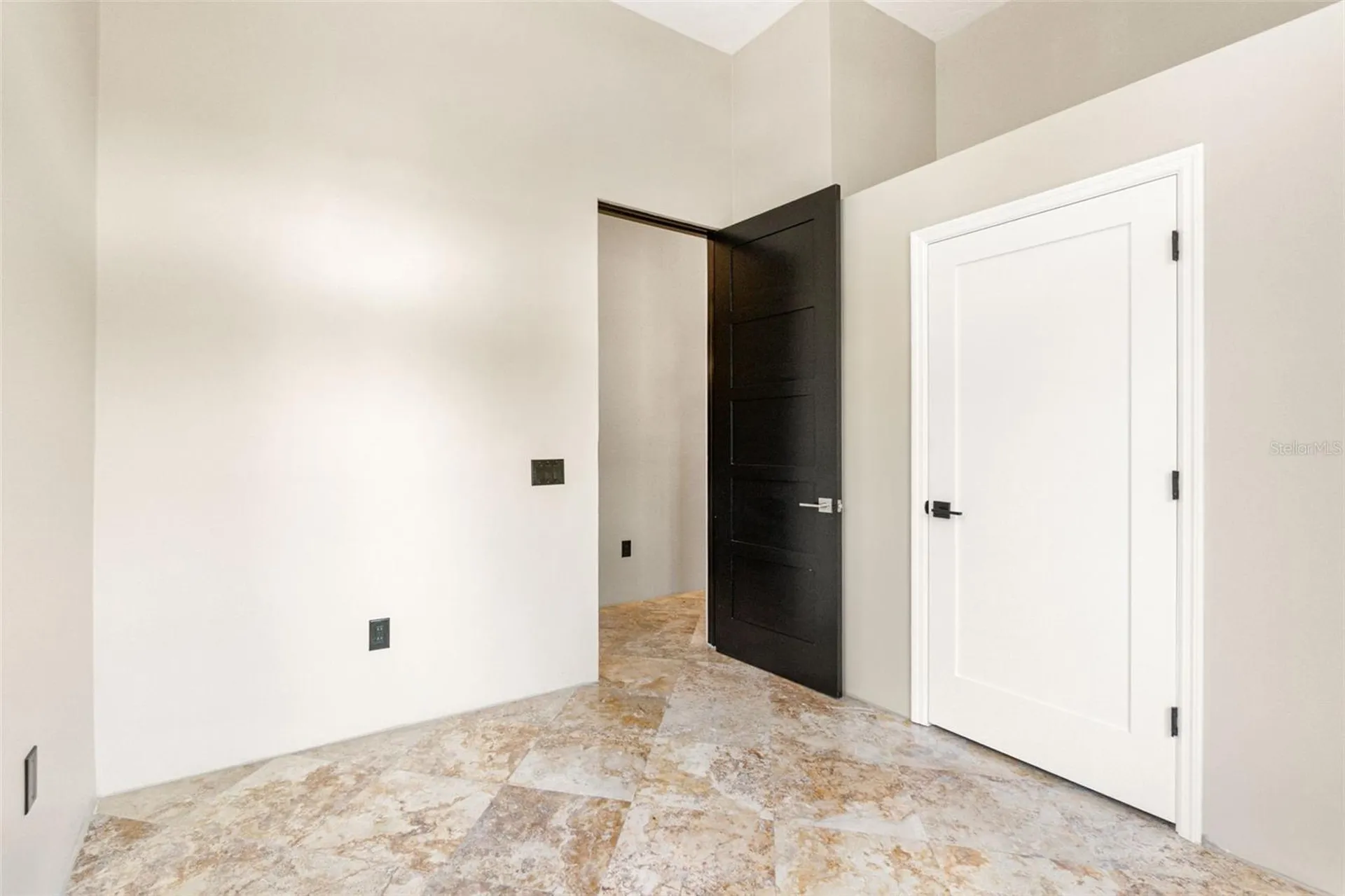 324 Siesta Drive Sarasota FL 34242