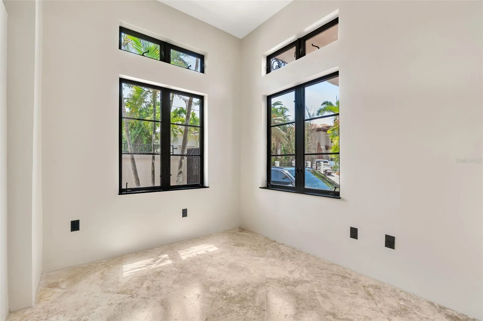 324 Siesta Drive Sarasota FL 34242