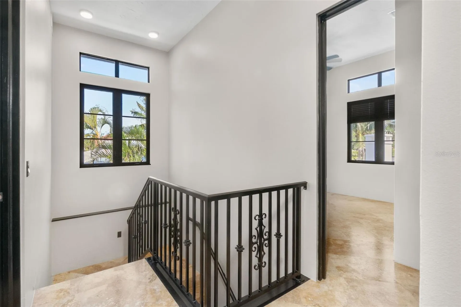 324 Siesta Drive Sarasota FL 34242