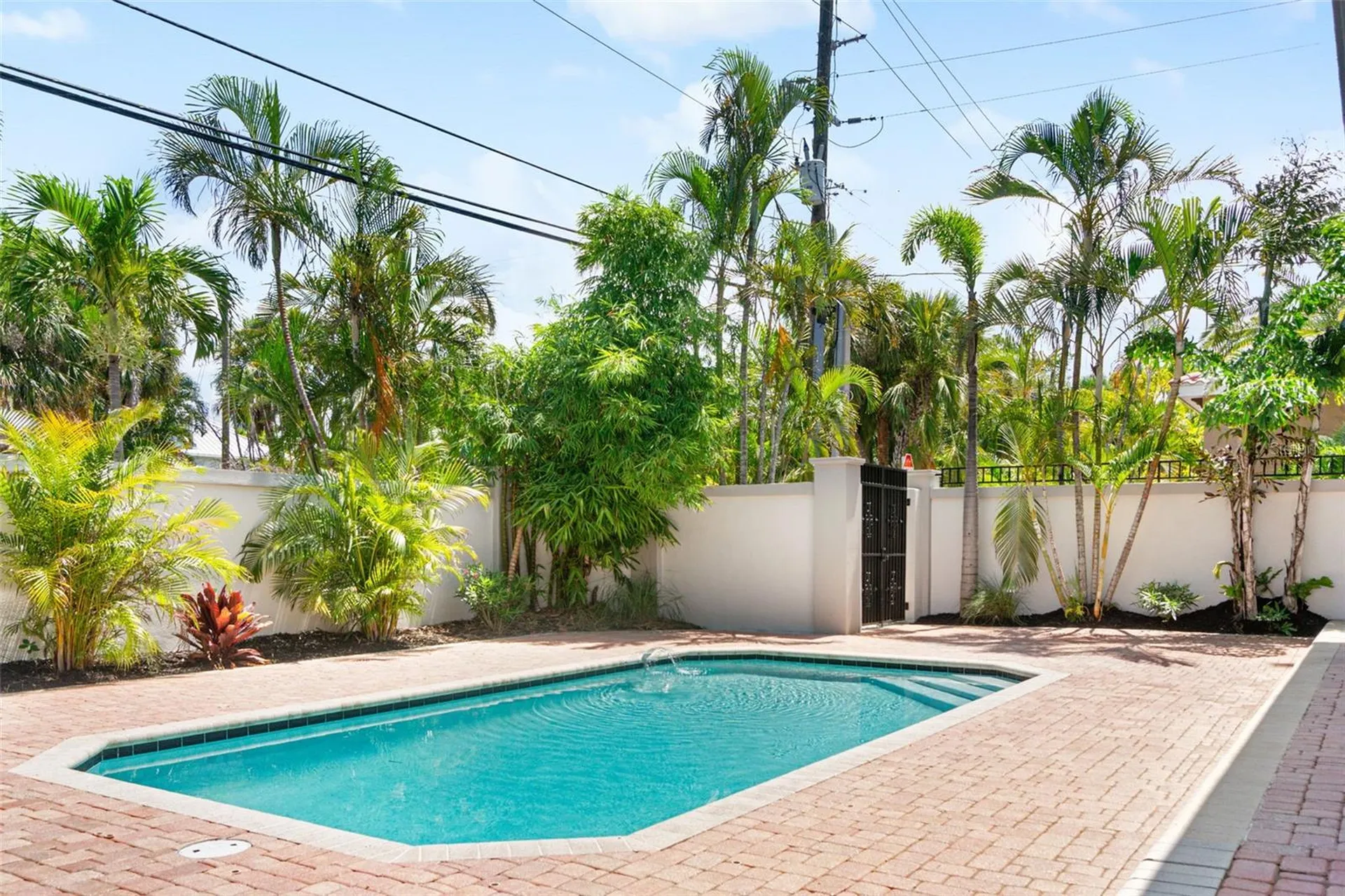 324 Siesta Drive Sarasota FL 34242