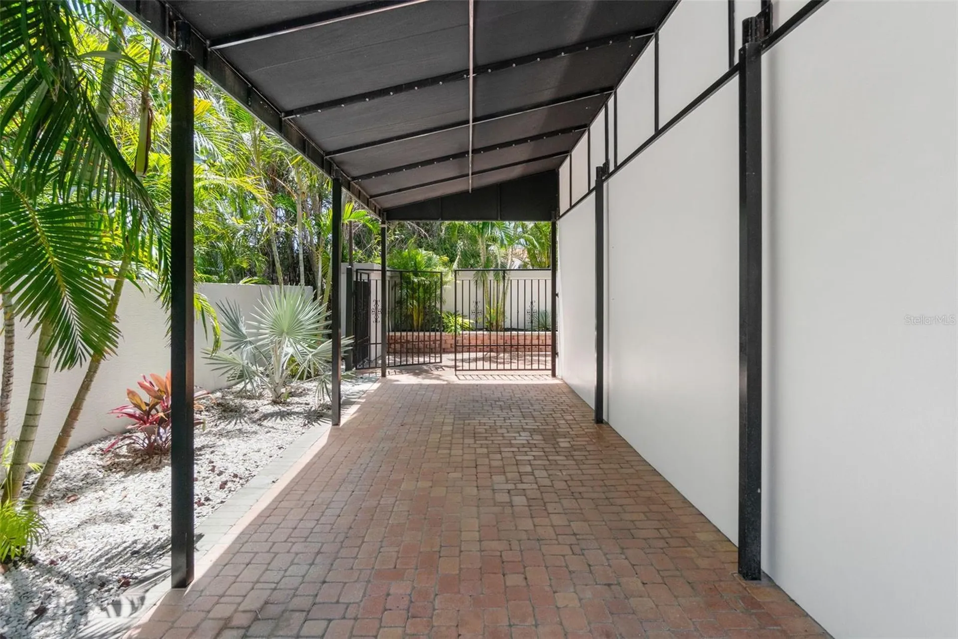 324 Siesta Drive Sarasota FL 34242