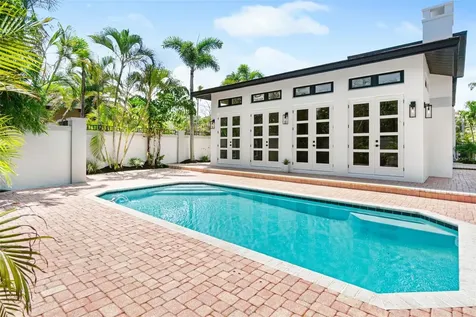 324 Siesta Drive Sarasota FL 34242