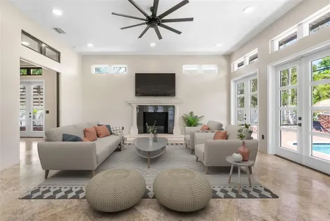 324 Siesta Drive Sarasota FL 34242