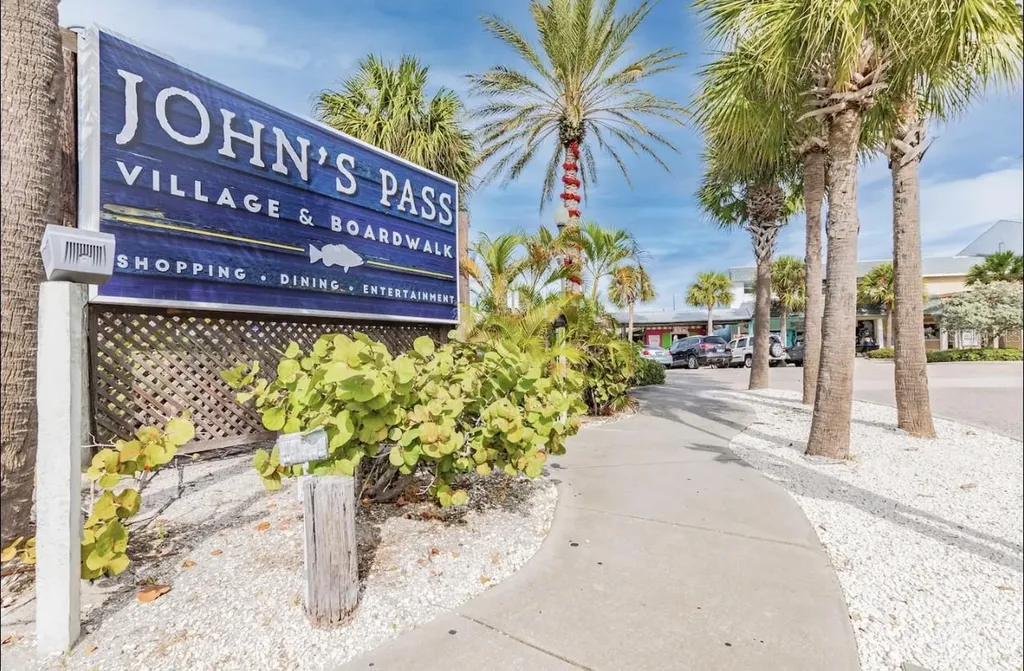 7799 46th Ave N St Petersburg FL 33709