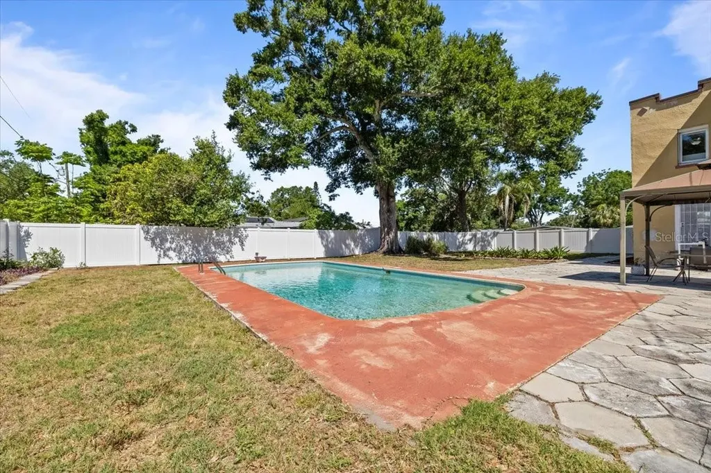 5110 Emerson Avenue S St Petersburg FL 33707