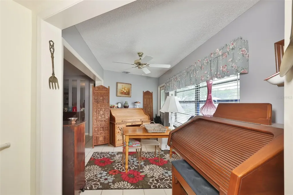 2102 Harringay Street Sun City Center FL 33573