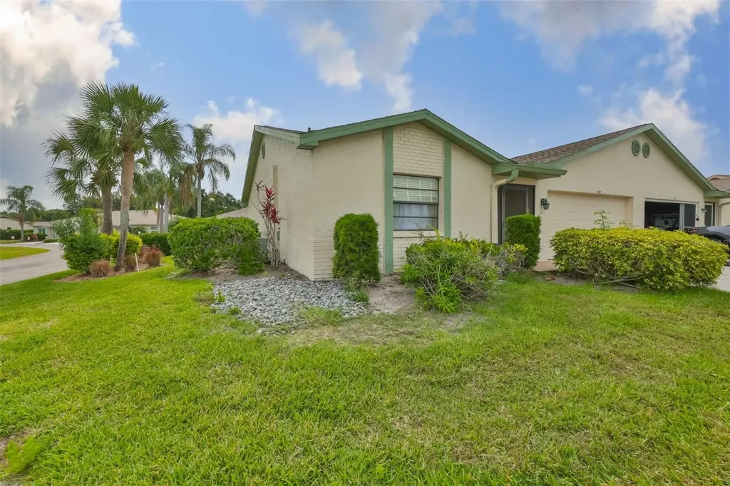 2102 Harringay Street Sun City Center FL 33573