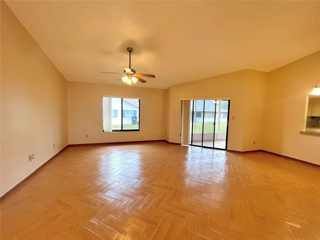 11805 Scarecrow Lane Orlando FL 32821