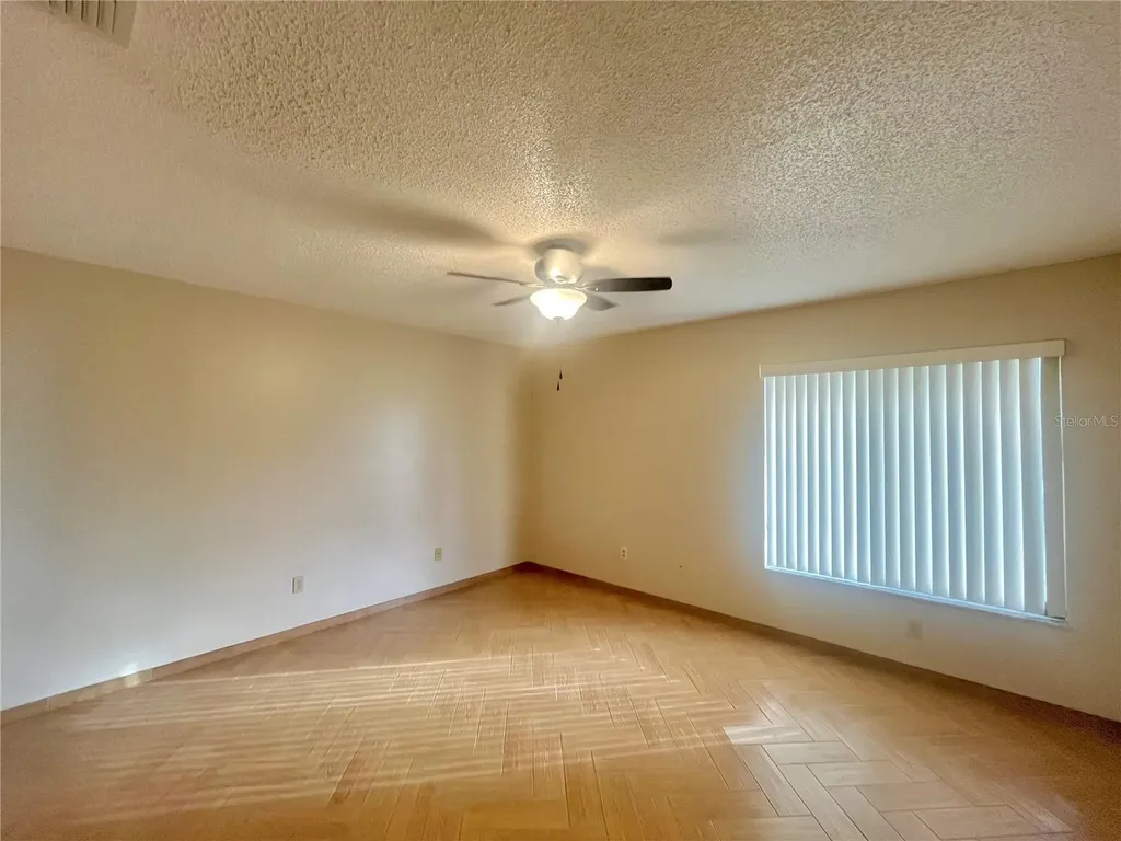 11805 Scarecrow Lane Orlando FL 32821