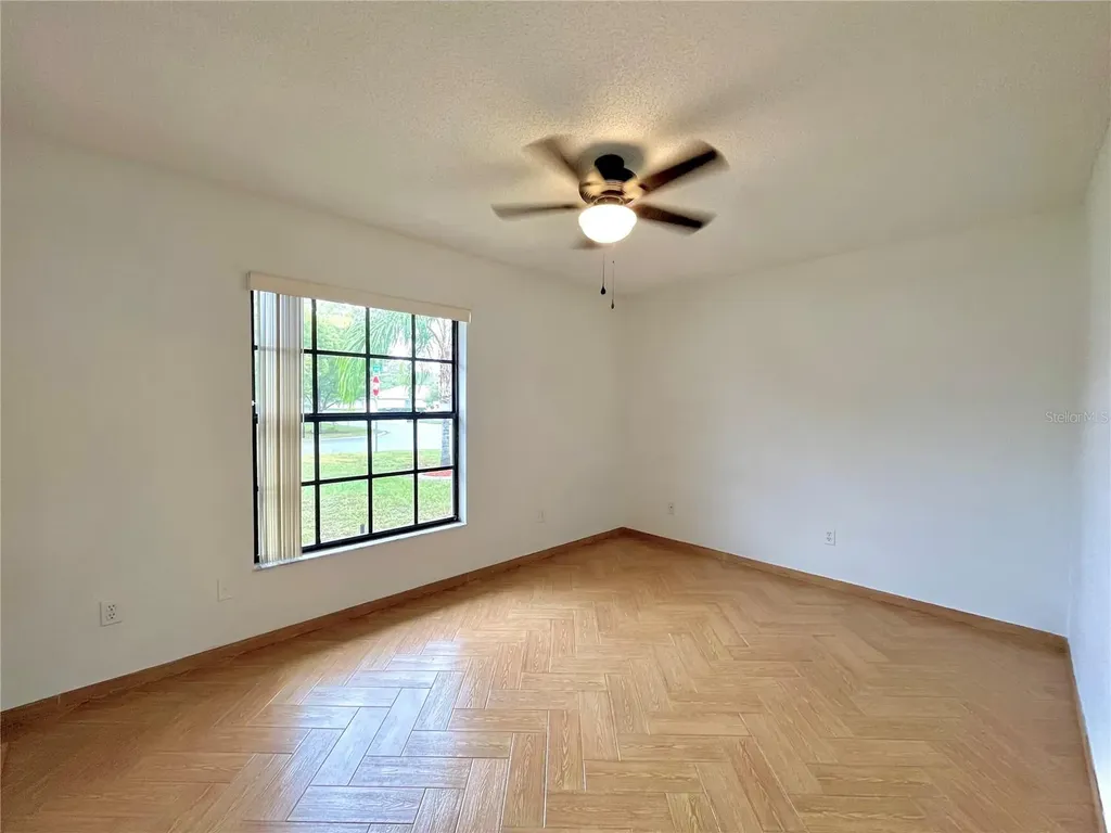 11805 Scarecrow Lane Orlando FL 32821