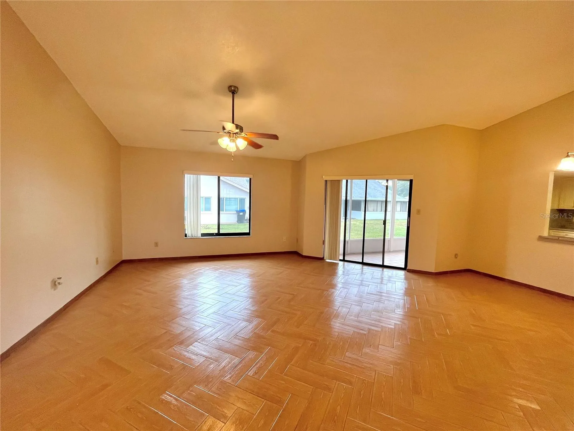 11805 Scarecrow Lane Orlando FL 32821