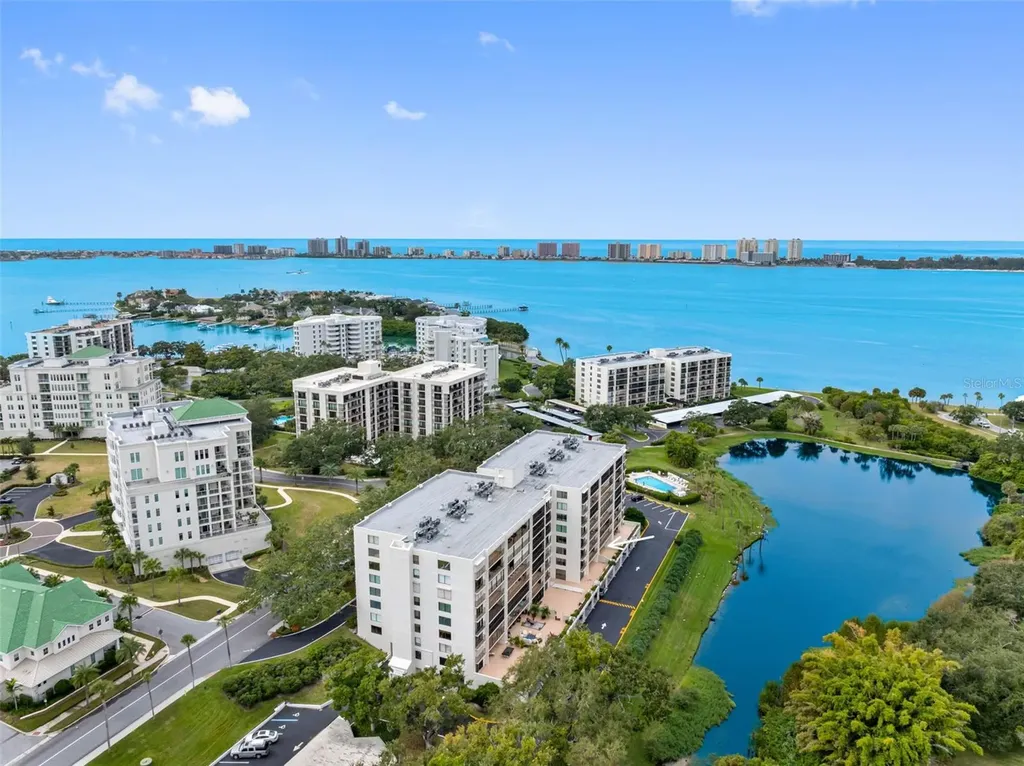 220 Belleview Boulevard Belleair FL 33756