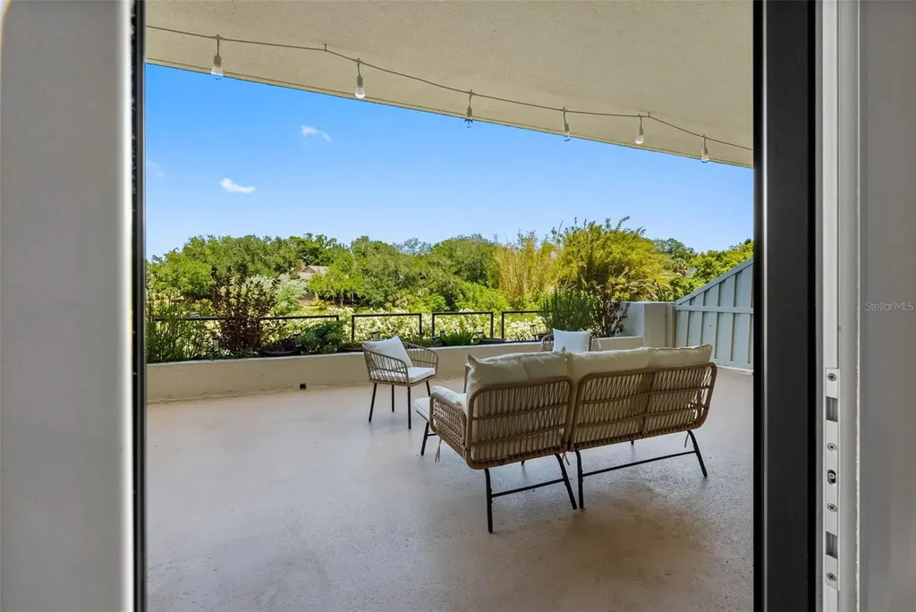 220 Belleview Boulevard Belleair FL 33756