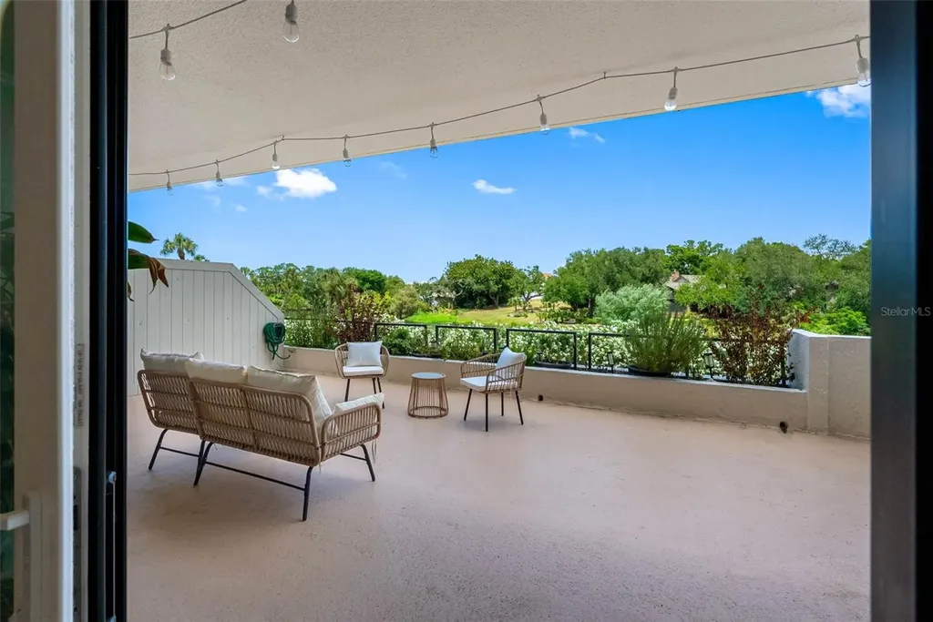 220 Belleview Boulevard Belleair FL 33756