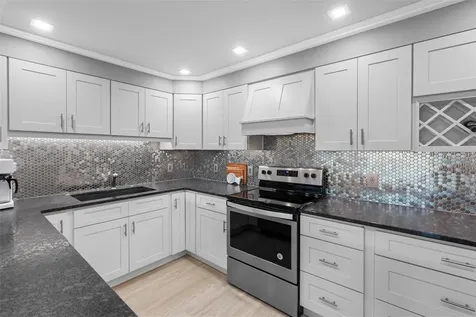 220 Belleview Boulevard Belleair FL 33756