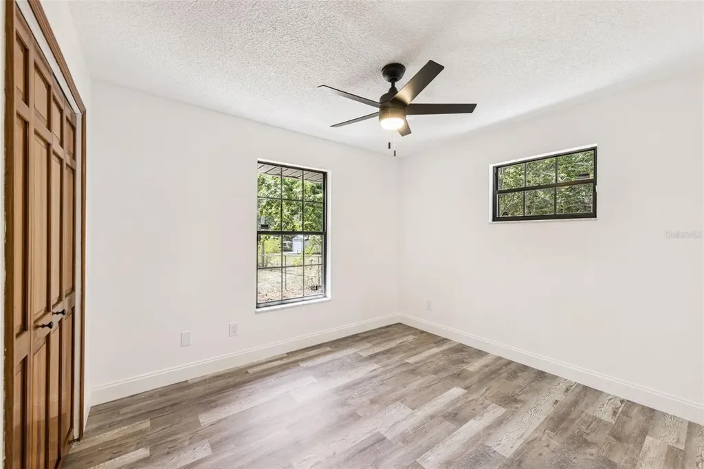 1095 E Graves Avenue Orange City FL 32763