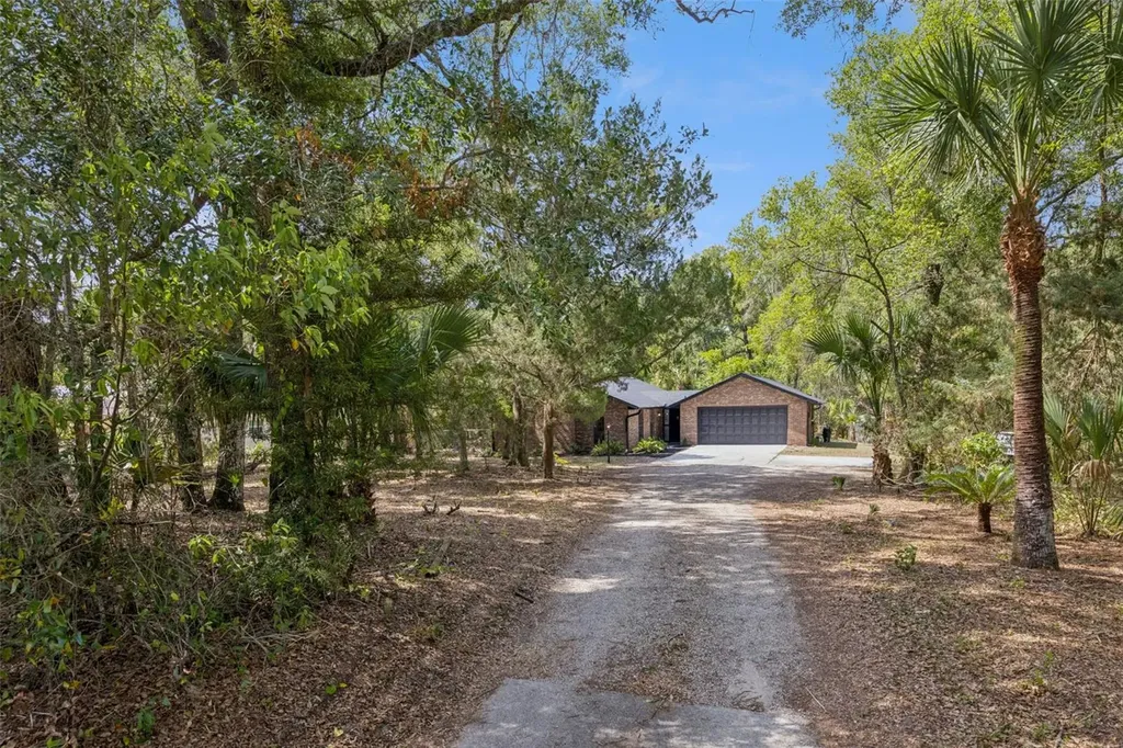 1095 E Graves Avenue Orange City FL 32763