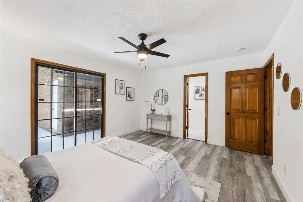 1095 E Graves Avenue Orange City FL 32763