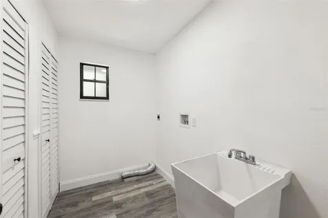 1095 E Graves Avenue Orange City FL 32763