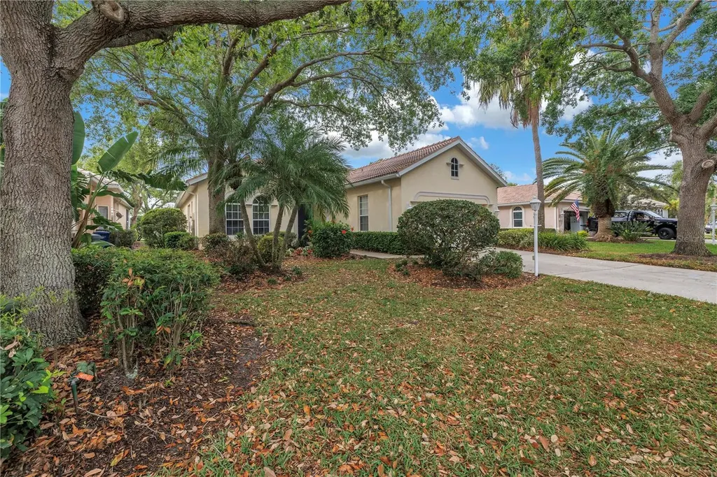 4334 Mirabella Circle Bradenton FL 34210