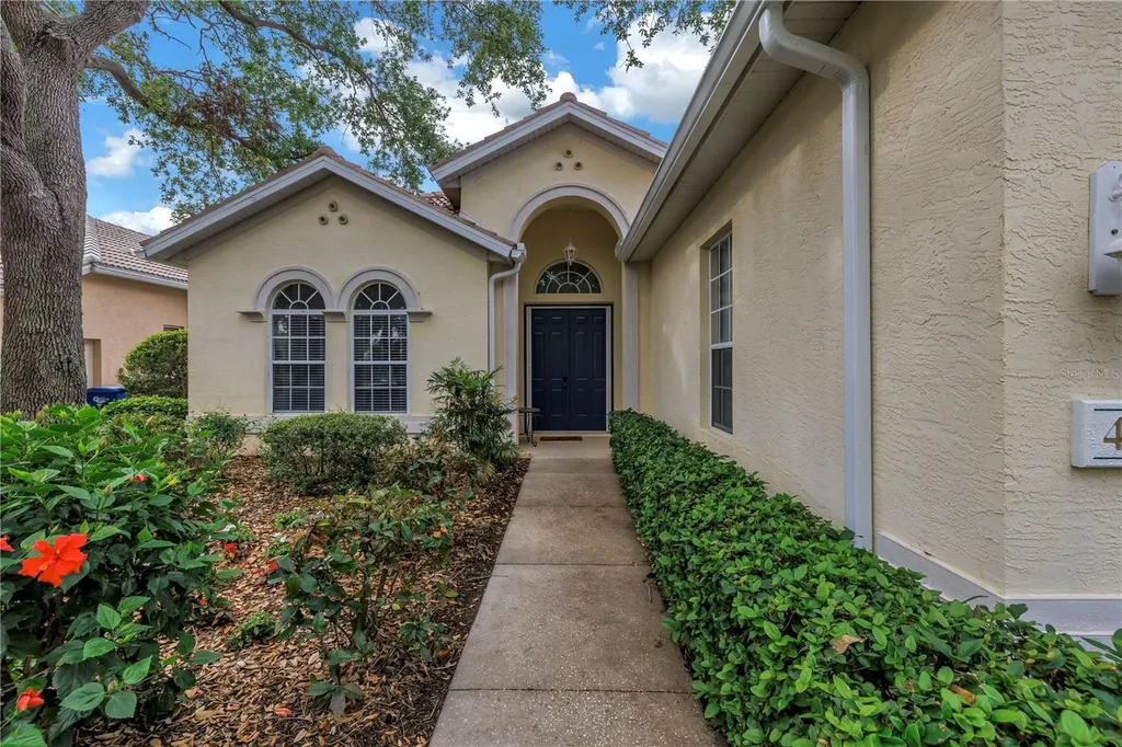 4334 Mirabella Circle Bradenton FL 34210