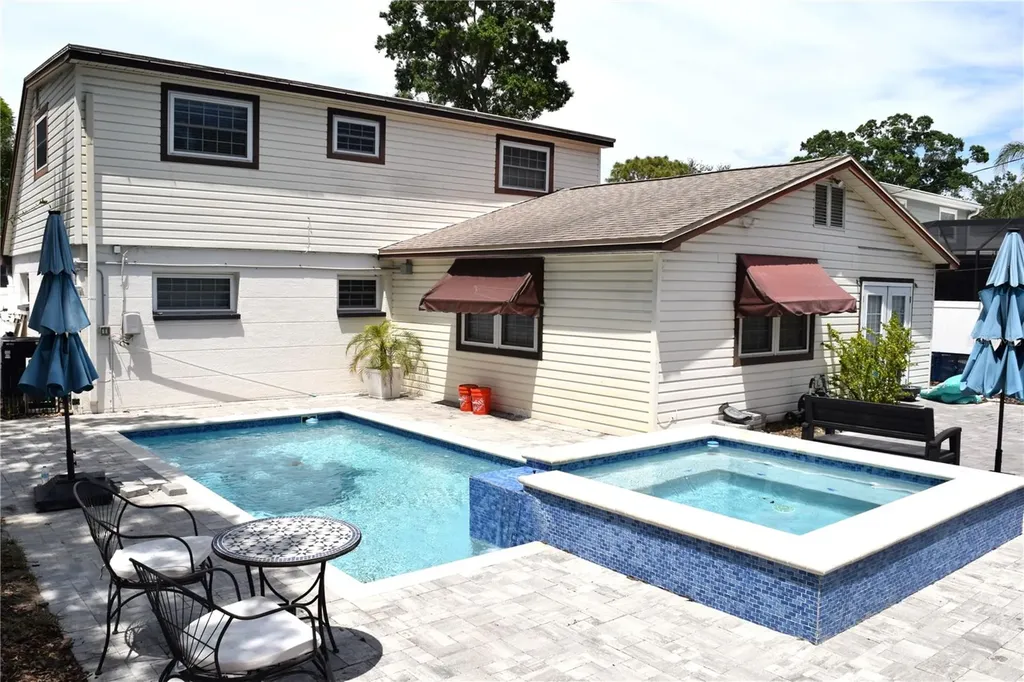 2690 64th Place N St Petersburg FL 33702