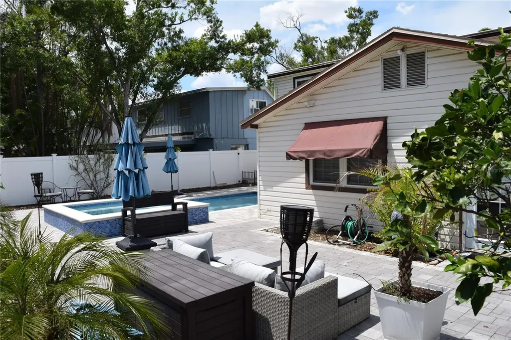 2690 64th Place N St Petersburg FL 33702
