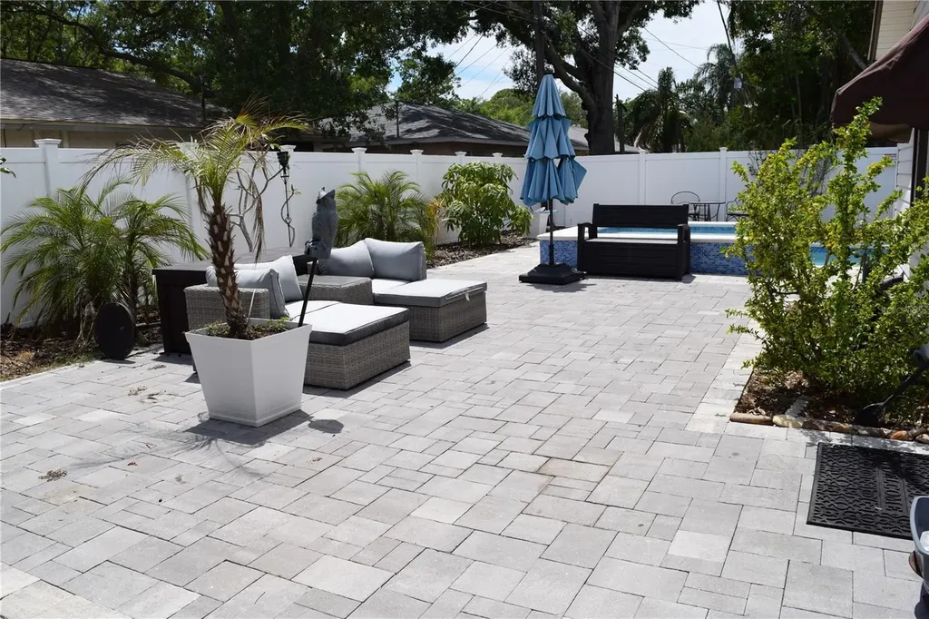 2690 64th Place N St Petersburg FL 33702
