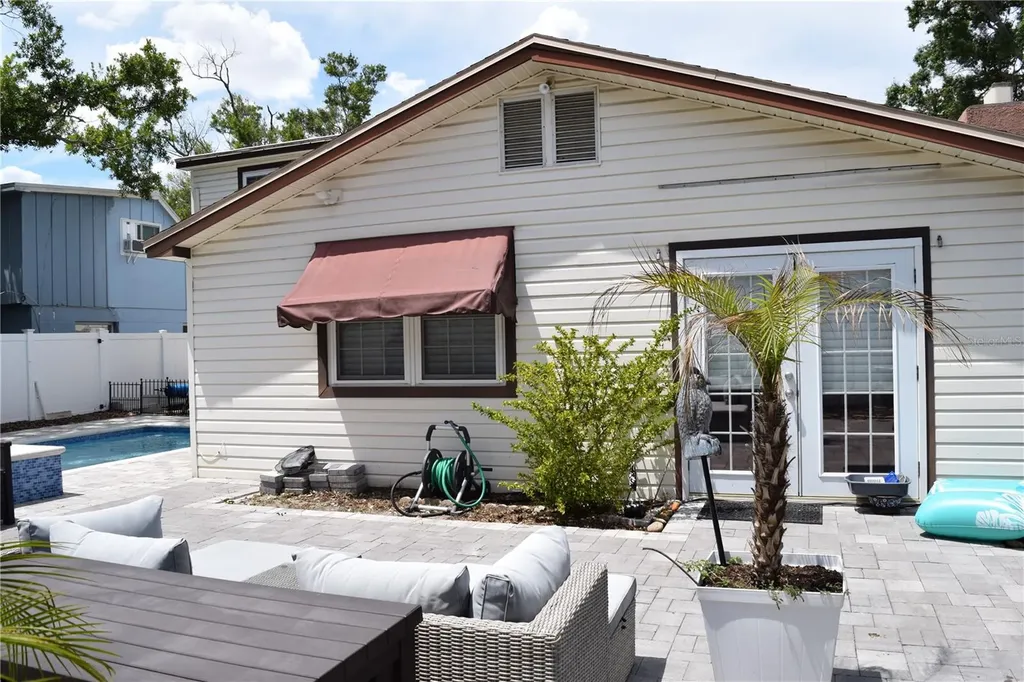 2690 64th Place N St Petersburg FL 33702