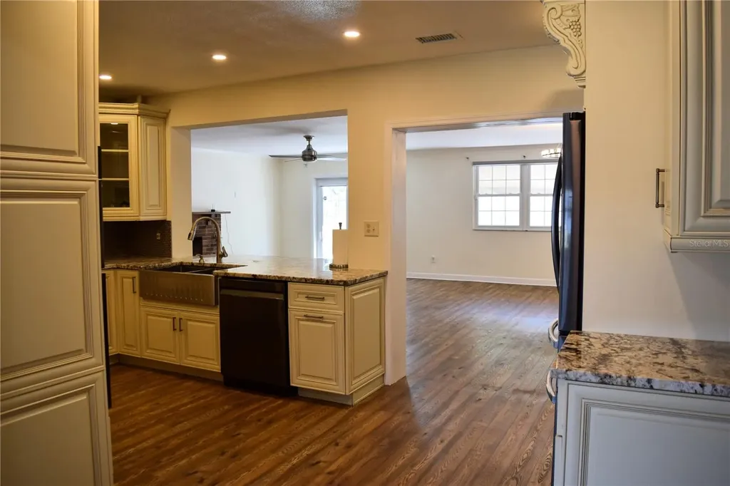 2690 64th Place N St Petersburg FL 33702
