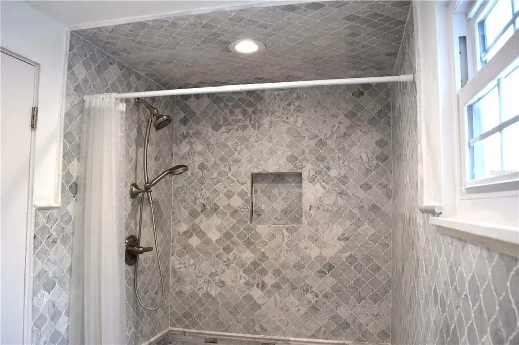 2690 64th Place N St Petersburg FL 33702